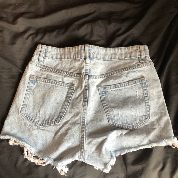 High-rise Jean Shorts Ripped - Picture 2 of 2